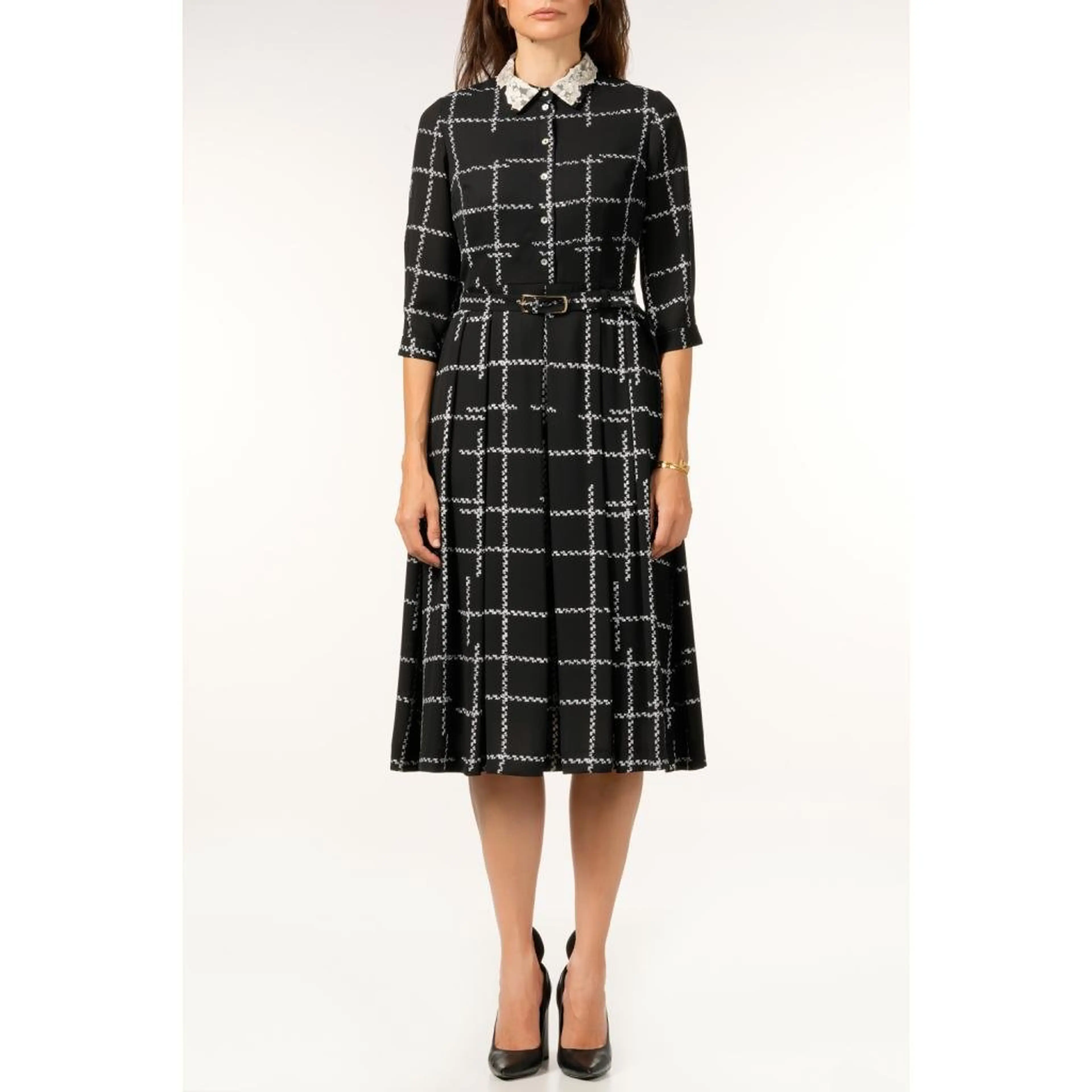 Рокля черно/бяло каре