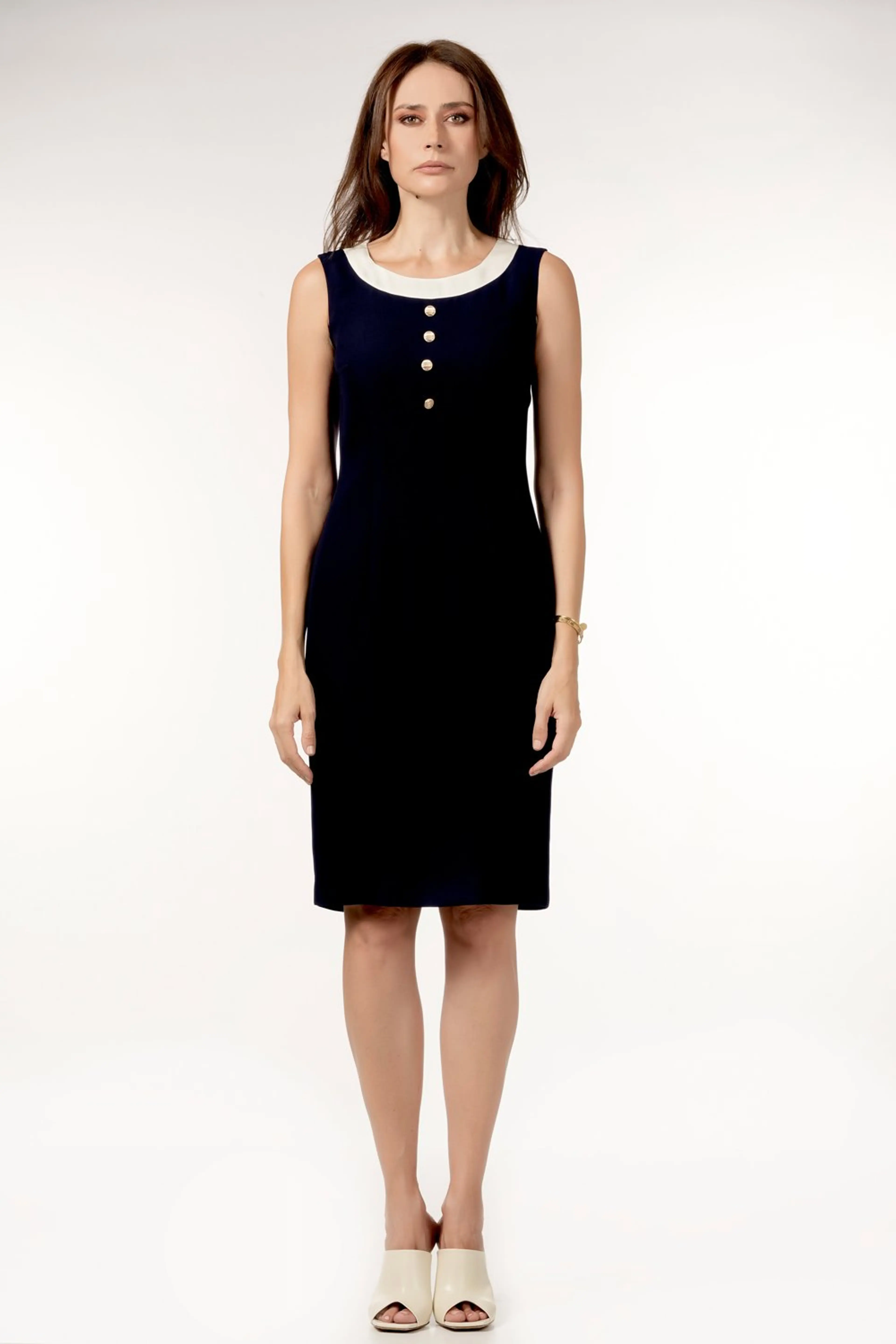 Рокля тъмносиня, от коприна