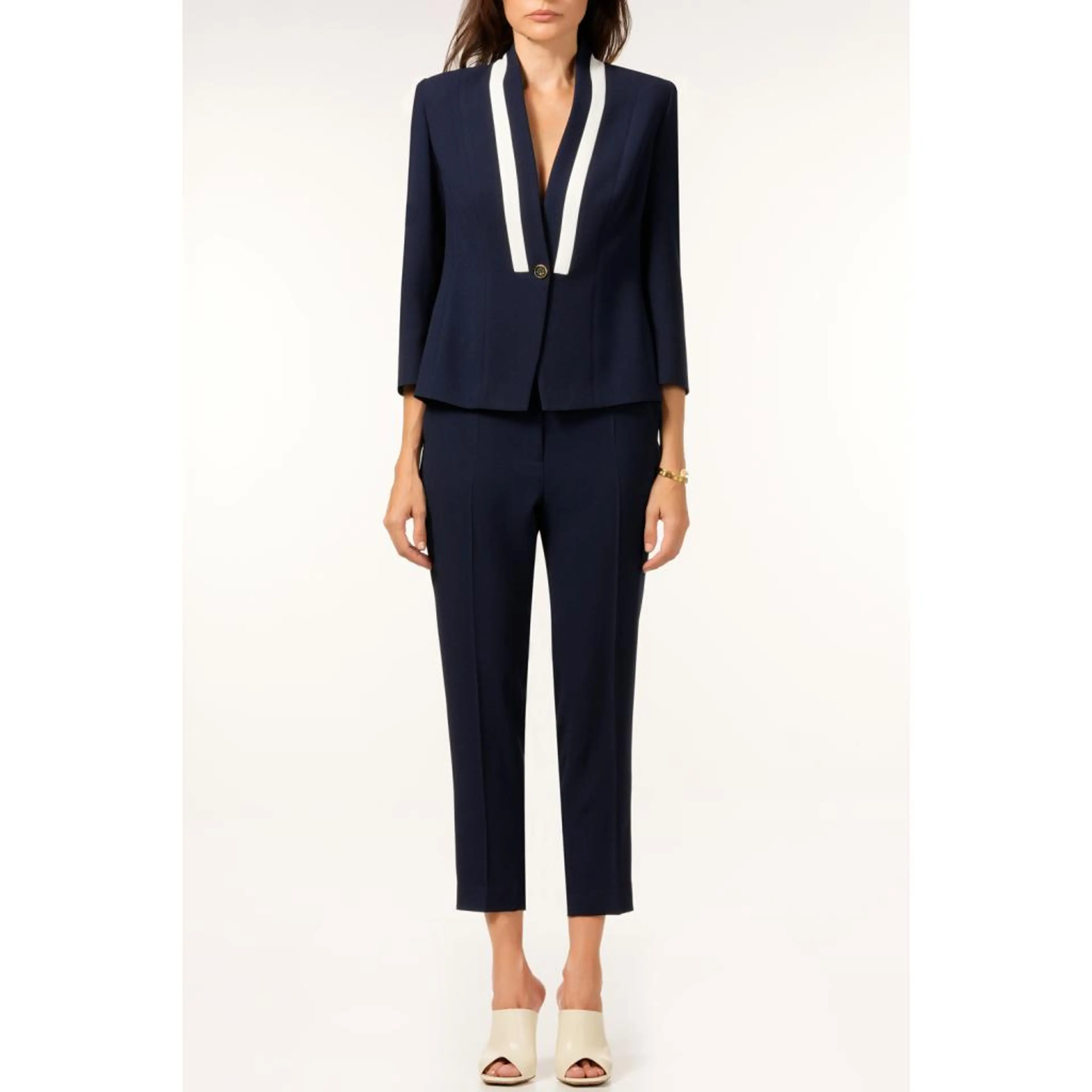 Сако тъмносиньо